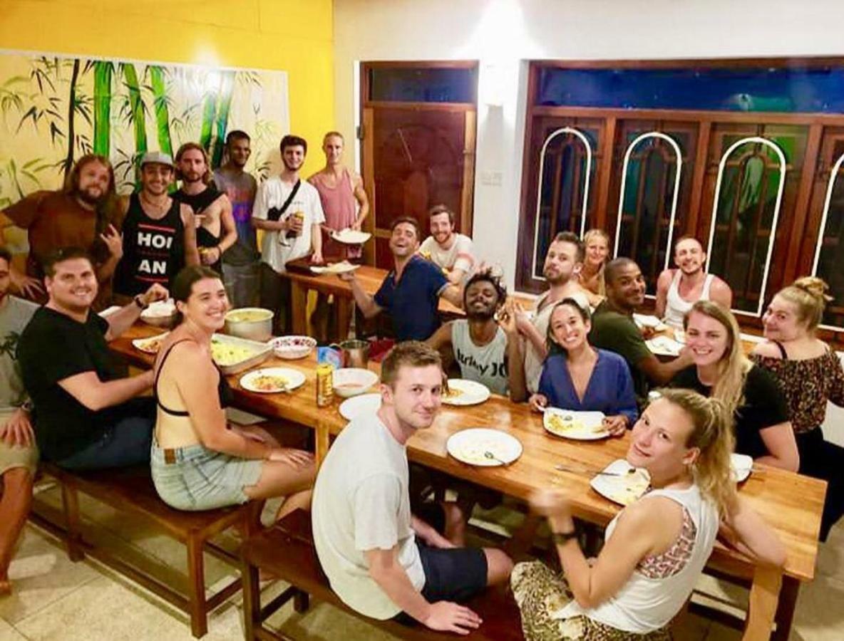 The Backpack Hub At Weligama Vandrarhem Exteriör bild